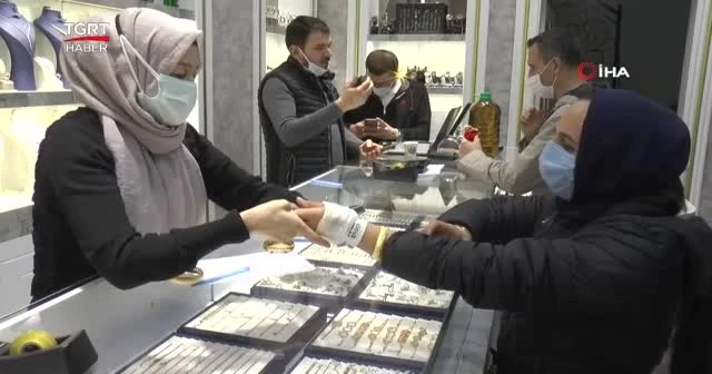 Altın fiyatları düşüşe geçti! Kuyumcularda hareketlilik başladı