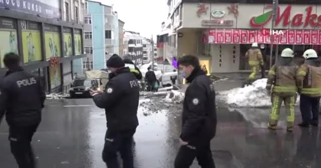 Arnavutköy’de yer altındaki kablo tutuştu, dumanlar paniğe neden oldu