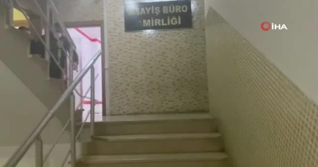 Borcu olan arkadaşını vurup, arabadan attı
