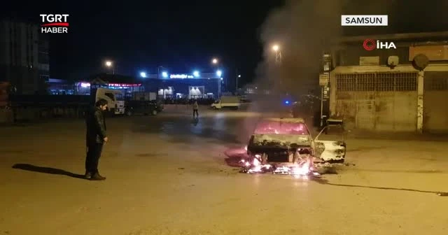 Çalışmayan otomobilini sinirlenip yaktı