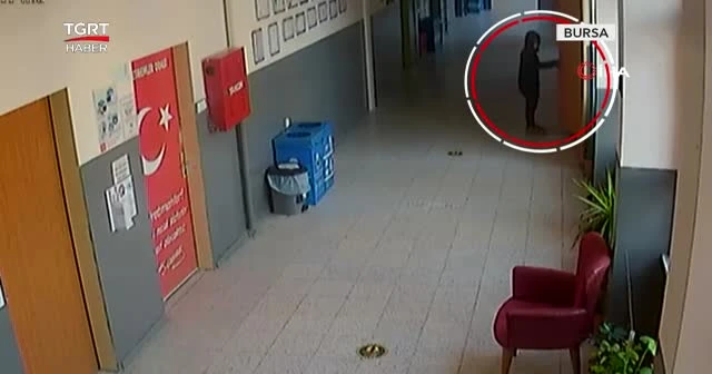 Çocuklar okulun yardım parasını çaldı