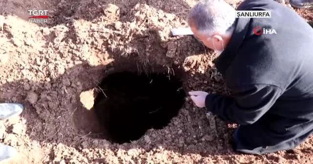 Deprem sonrası oluşan obruk korkuttu