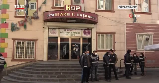 Evlat nöbetine 2 aile daha katıldı