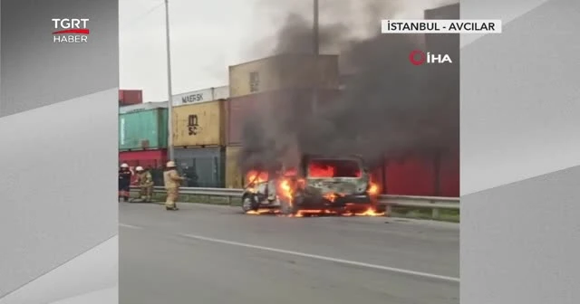 Hafif ticari araç alev topuna döndü