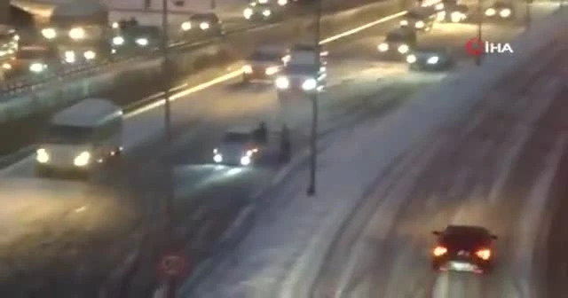 Halkalı’da araçlar yolda kaldı