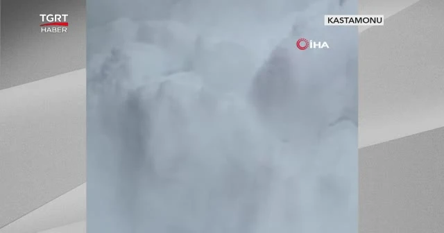Hasta kadını sırtında ambulansa taşıdı