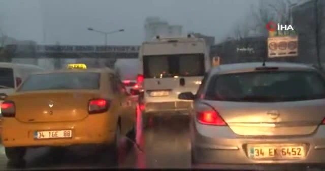 İstanbul'da beklenen kar yağışı başladı