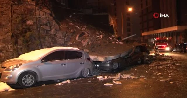 İstinat duvarı çöktü, 4 araç enkaz altında kaldı