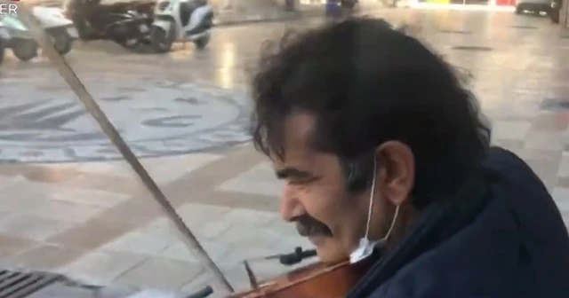 Kemanıyla hayata tutundu