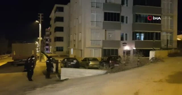 Kız arkadaşına mesaj atıp silahla kendini vurdu