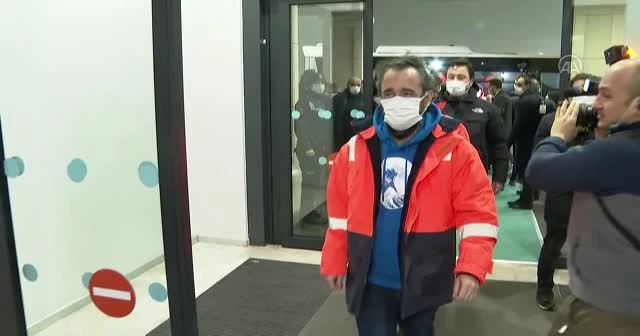 Kurtarılan 15 denizci İstanbul'a getirildi