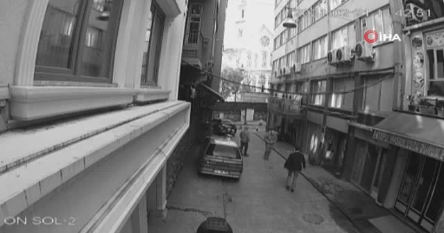 Otel çalışanı hırsızları yakaladı