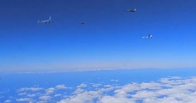 Rus savaş uçakları Fransız uçaklarını Karadeniz’de engelledi