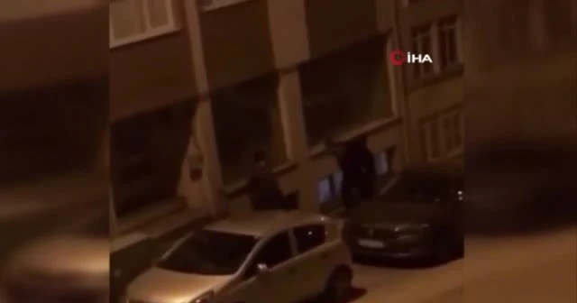 Sopalarla birbirlerine girdiler, o anlar kameraya yansıdı