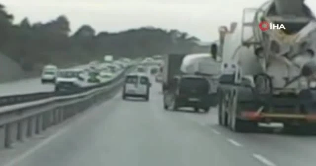 Trafik magandası hem vatandaşların hem de kendi canını hiçe saydı