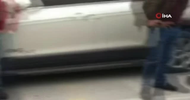 Yolun karşısına geçmeye çalışırken böyle araba çarptı