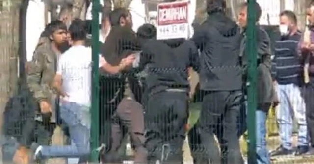 Bıçaklı meydan kavgası kamerada