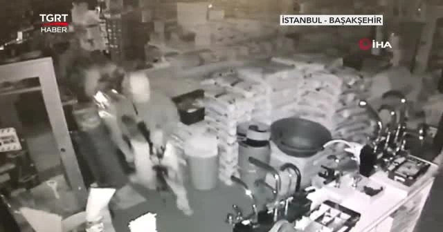 Çelik para kasasını kucaklayıp çaldılar