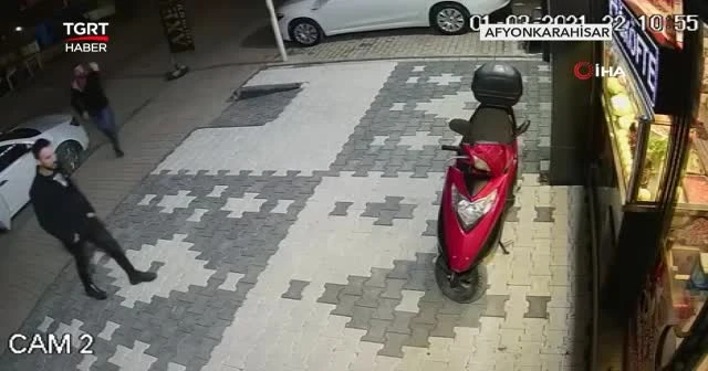 Çiğ köfteciye bu kez kardeşi saldırdı