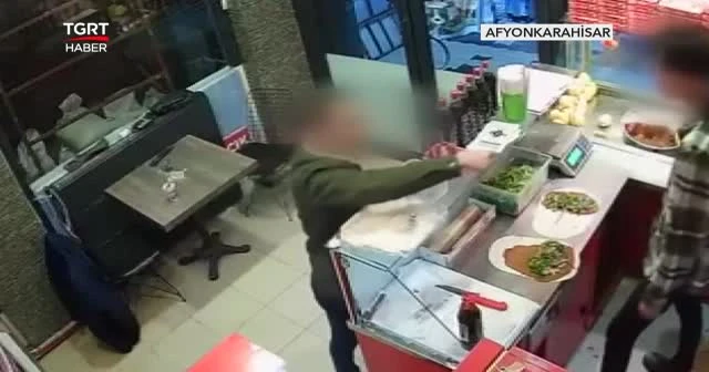 Fırlatılan çiğ köfte silah sayılacak