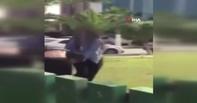 Kızların tekme tokat kavgası kameraya yansıdı