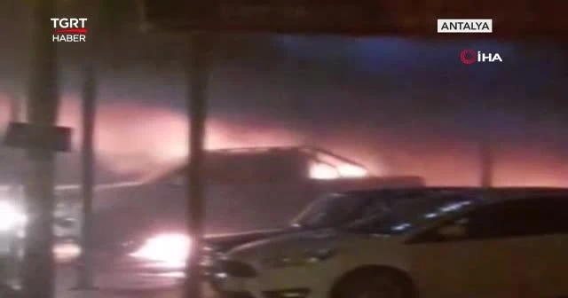Oto galeride yangın çıktı