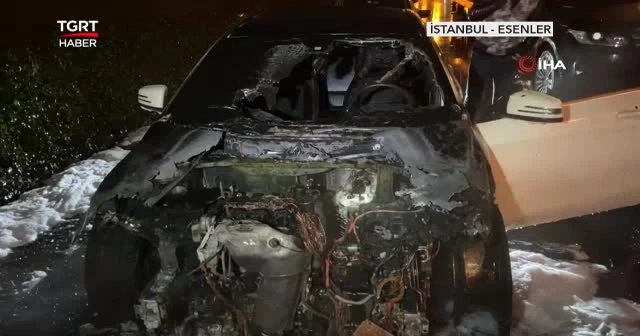 Yeni aldığı lüks otomobil aldığı gün yandı