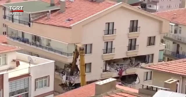 Ankara'da temeli kayan binanın yıkımı başladı