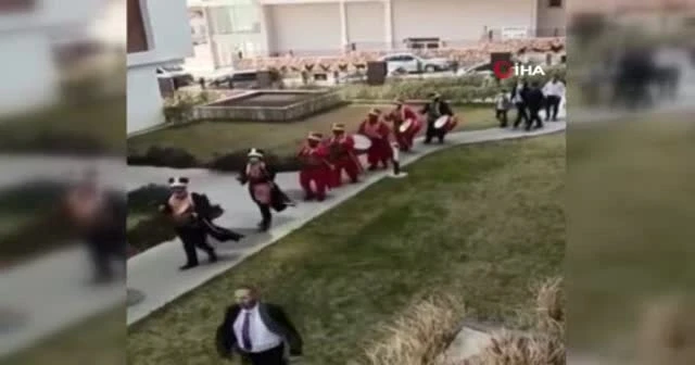 Antalya’da kısıtlama saatinde mehter marşı eşliğinde kız isteme merasimi