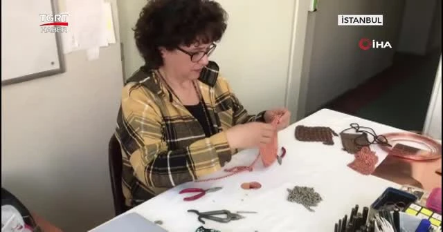 Bakır teli ilmik ilmik işliyor