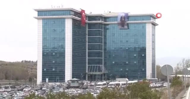 Bildiride imzası bulunan 10 emekli amiral Ankara TEM’e getirildi