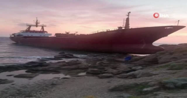 Bozcaada'da bir gemi karaya oturdu