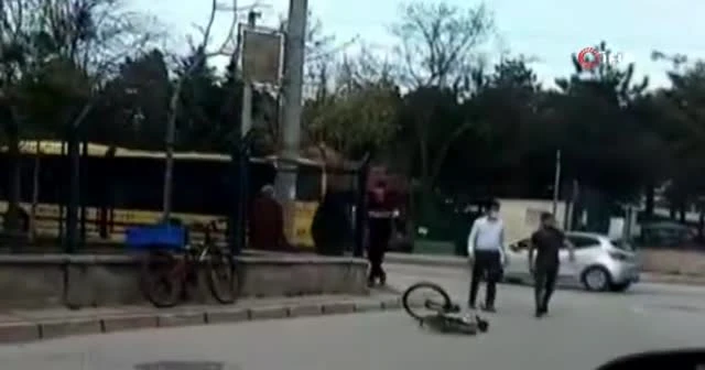 Bursa’da bisiklet sürücülerinin yol verme kavgasında yumruklar konuştu