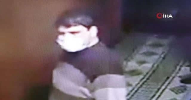 Camiden ayakkabı hırsızlığı kameraya yansıdı