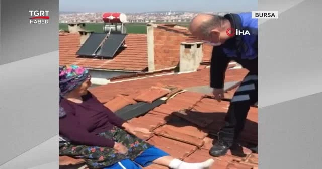 Çatıdaki Safiye teyzeyi polis zor indirdi