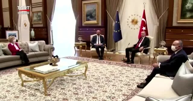 Çavuşoğlu protokol tartışmasına nokta koydu