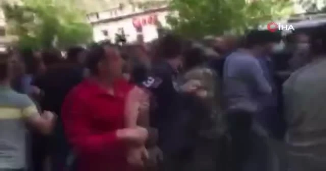 Ermenistan Başbakanı Paşinyan'nın konvoyuna yumurtalı saldırı