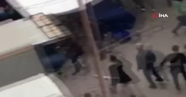 Esenyurt’ta satırlı sopalı ‘laf atma’ kavgası