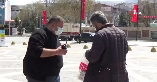 Hastalığı kısıtlamayı unutturdu, evine polis bıraktı