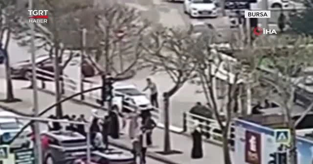 İşlek cadde üzerinde korona halayı çektiler