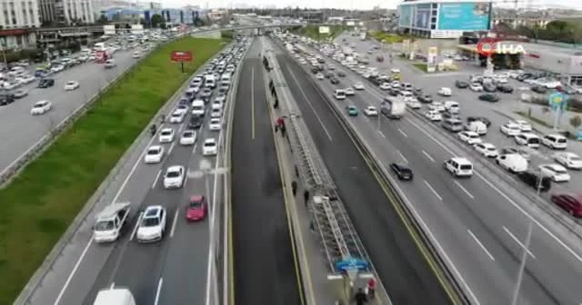 İstanbul’da hafta sonu kısıtlaması öncesi trafik yoğunluğu