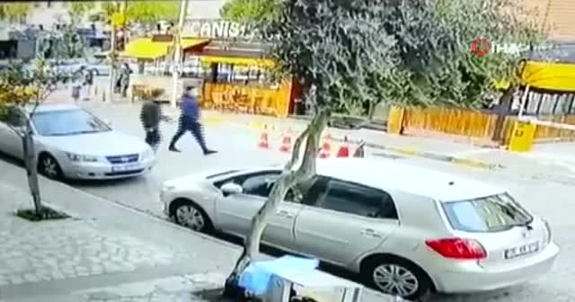 İzmir'de film gibi olay: Müşteri gibi bindiği taksiyi kaçırdı