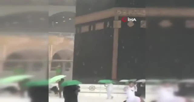 Kabe’de sağanak yağışa rağmen tavaf devam etti