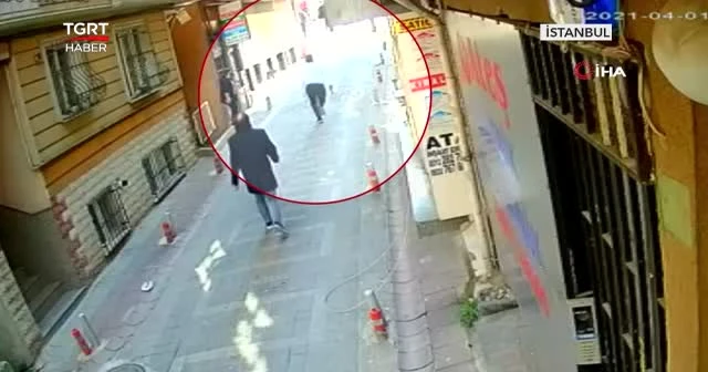 Kavgayı ayırırken vuruldu, ağır yaralı