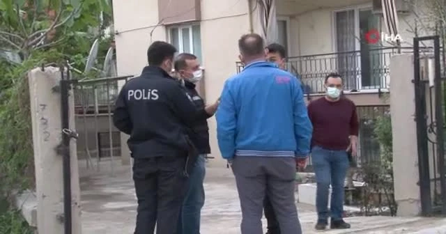 Kendisine silah doğrultan babasını 6 yerinden bıçakladı