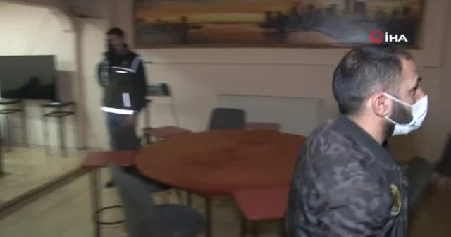 Polisten kaçarken arkadaşlarını kilitli unuttular
