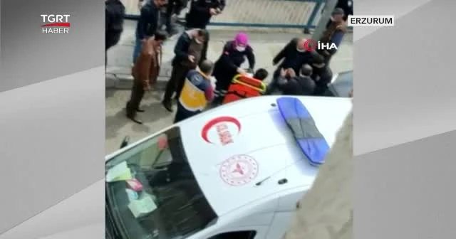 Koşarak geldi sırtından bıçakladı