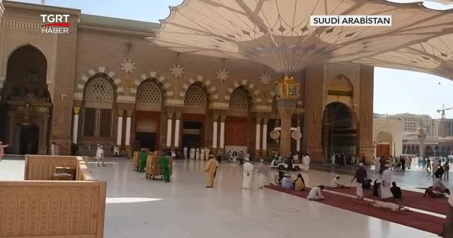 Mekke'de teravih namazı 10 rekat kılınacak