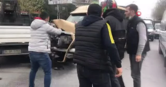 Kaza sonrası kavga anları kamerada