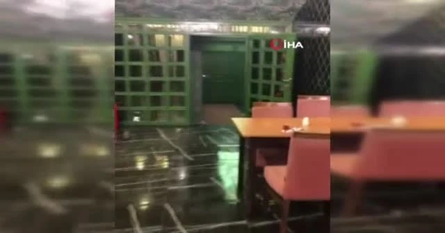 Mührü kırılan mekana polis baskını: 53 kişi yakalandı